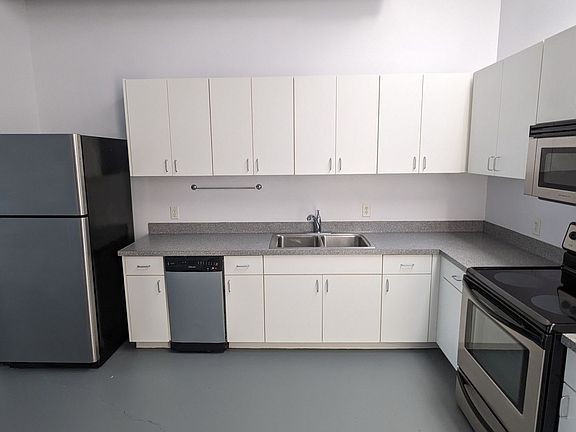 3rd image of 155 Liberty St NE Ste 450