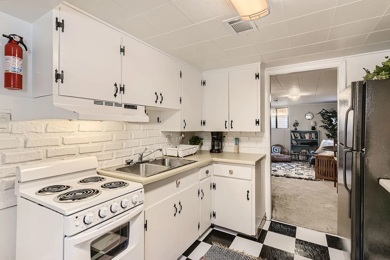 1 bed, 600 sqft, $1,335 — Photo 3