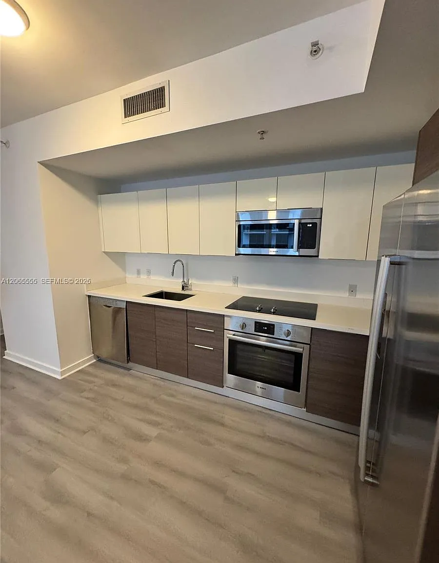 Brickell Ten Condo — Photo 3