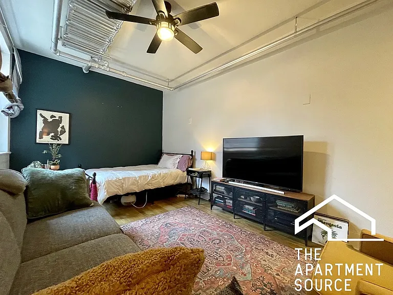2253 N Spaulding Ave #G — Photo 4
