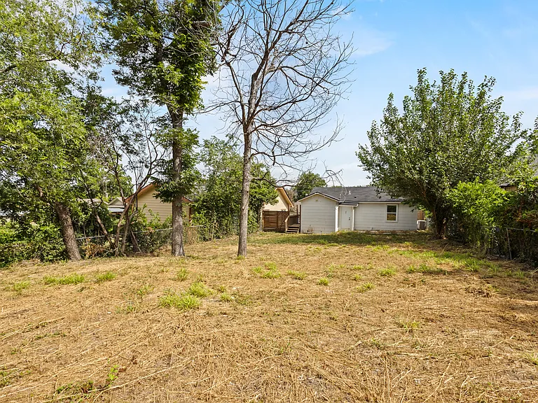 334 Cooper St — Photo 17