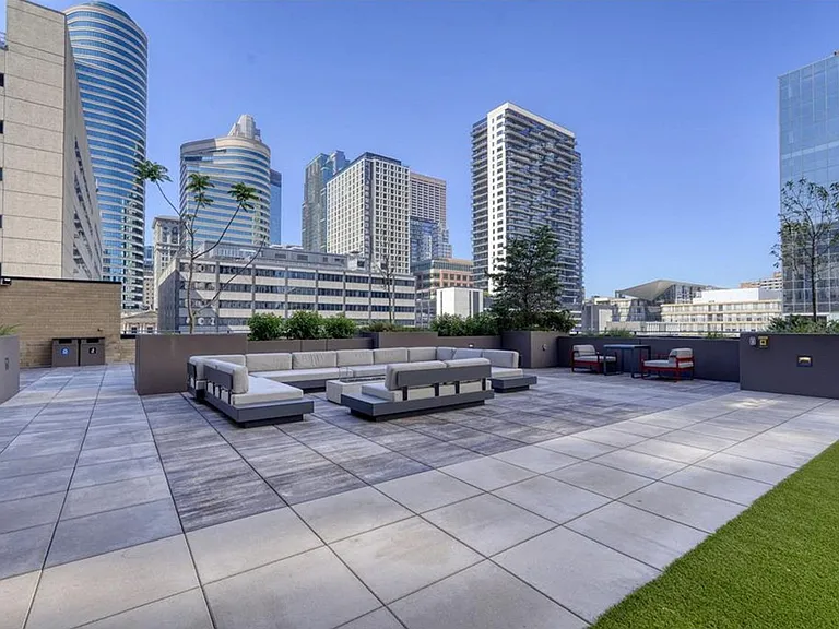 121 Washington Ave S #404 — Photo 33