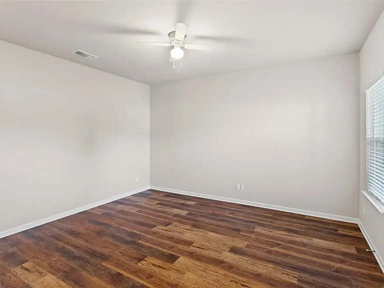2728-2724 Ginger Ct — Photo 9