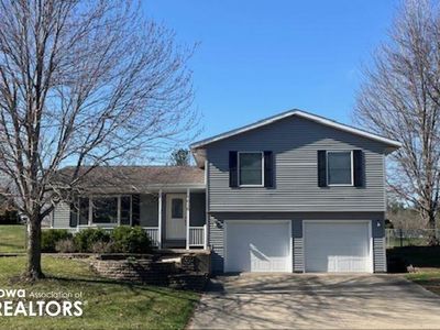 1010 E Oakbrook Ln, Mount Pleasant, IA, 52641