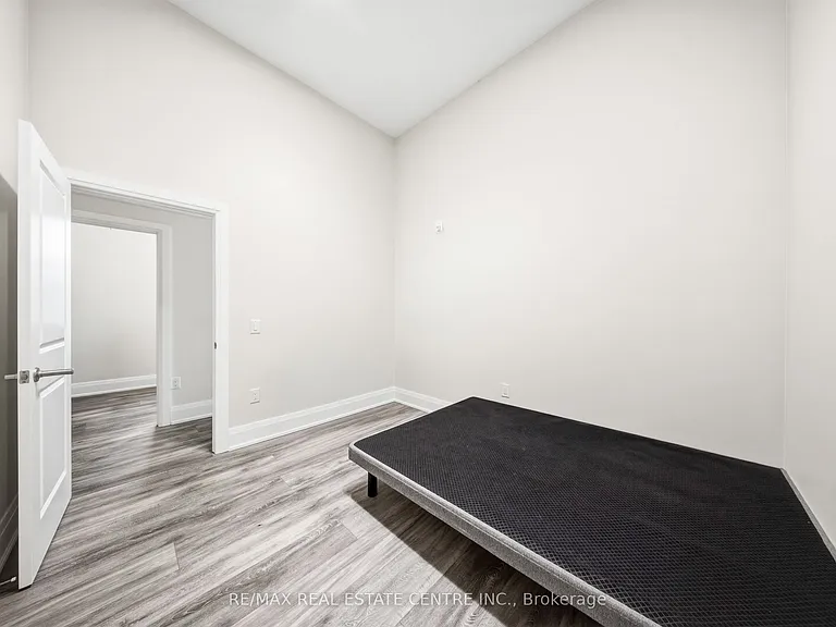 11 Queen St #301 — Photo 17