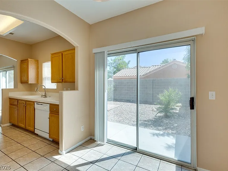 1401 Sycamore Spring Ct — Photo 17