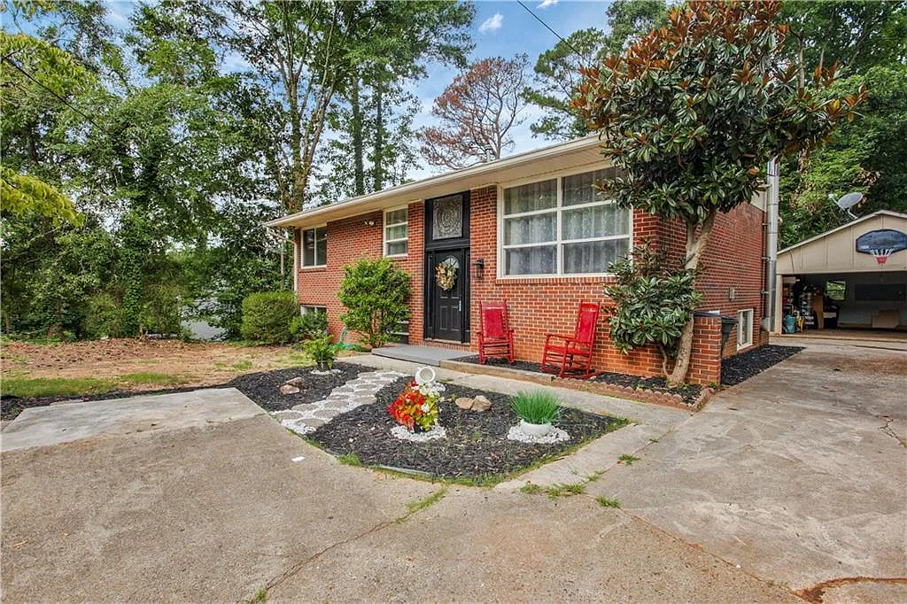 6 bed, 3.0 bath, 1678 sqft, $2,800 — Photo 1