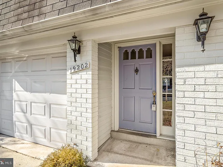 19202 Dunbridge Way — Photo 2