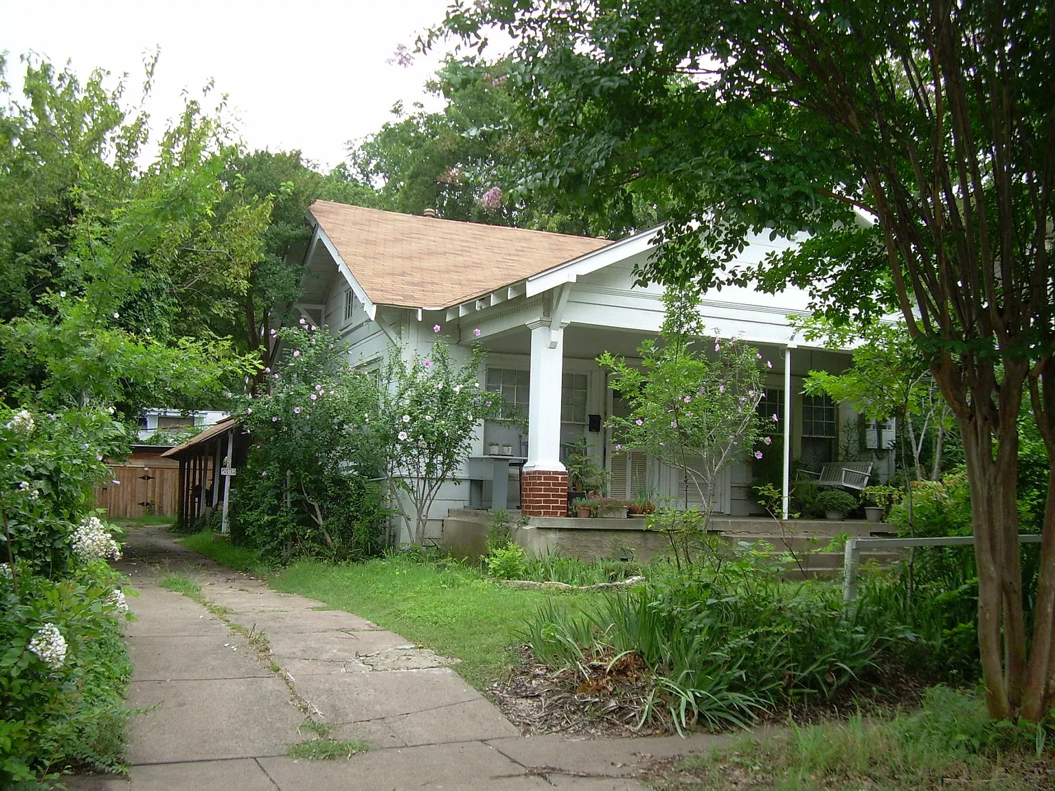 5647 E Side Ave — Photo 1