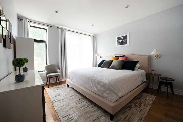Sold by Compass | media 10