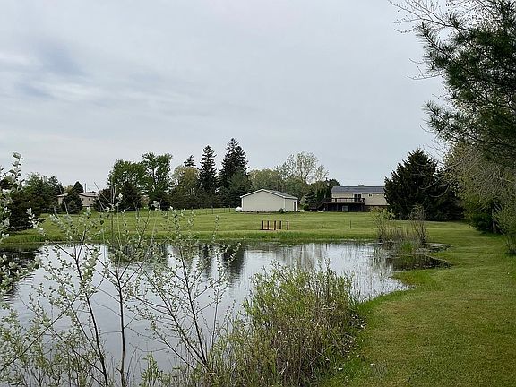 3rd image of 6558 Gosline Rd