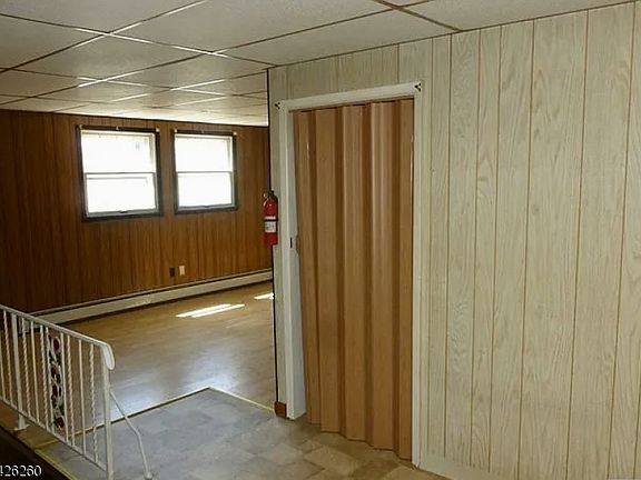 2nd image of 22 Hope St