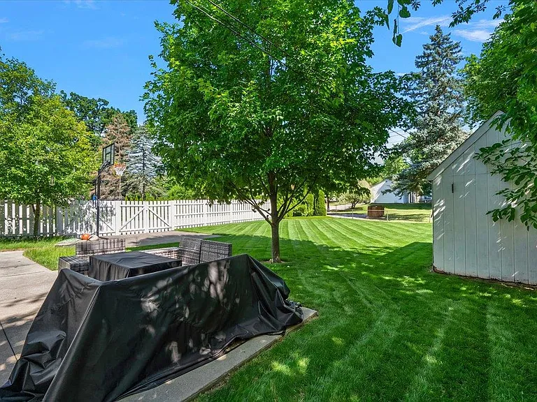 303 Midland Blvd — Photo 44