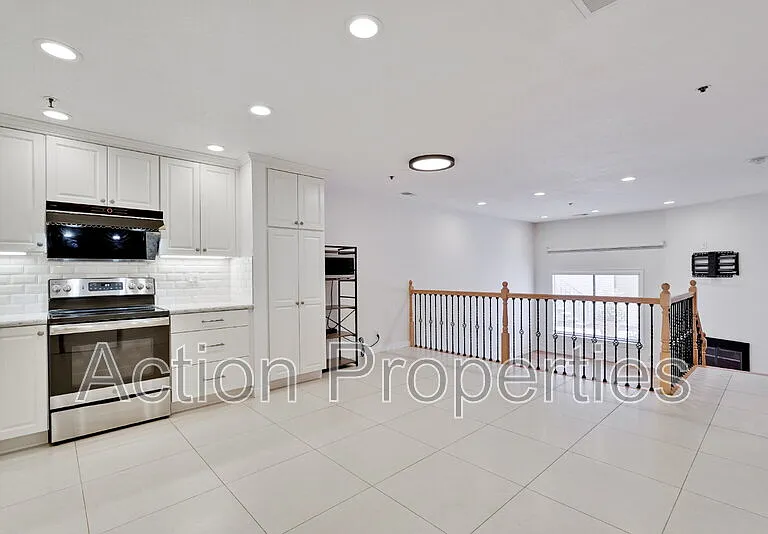 695 S Knickerbocker Dr #15 — Photo 7