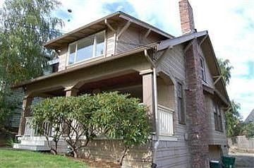 2nd image of 338 NE 51st St