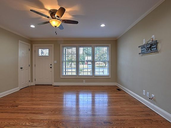 5th image of 1311 Woodside Dr