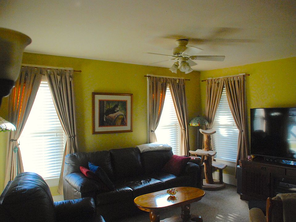 9711 Main St Hebron IL Zillow