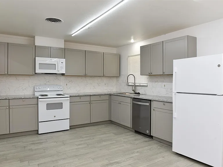 6414 Grape St — Photo 1