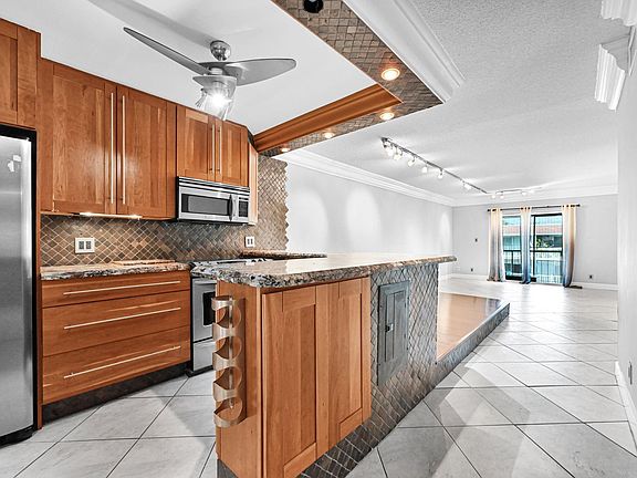 2nd image of 1775 N Andrews Square #308w