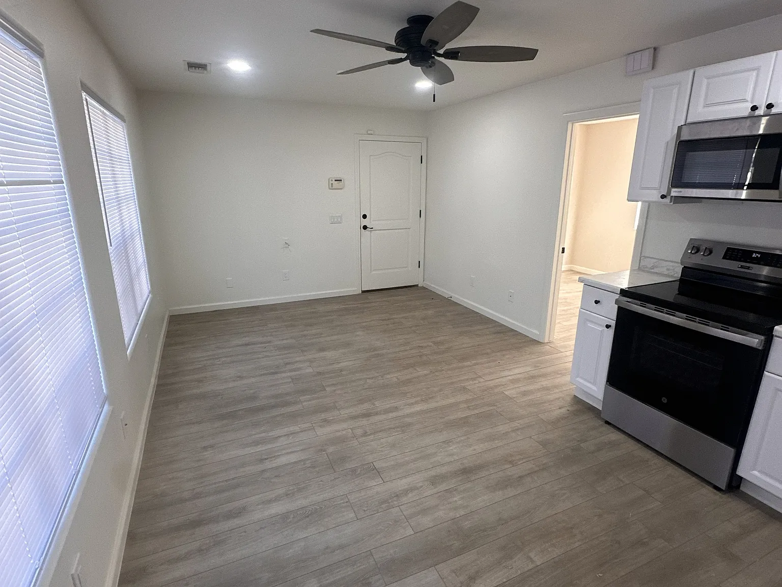 3835 Camellia Dr — Photo 4