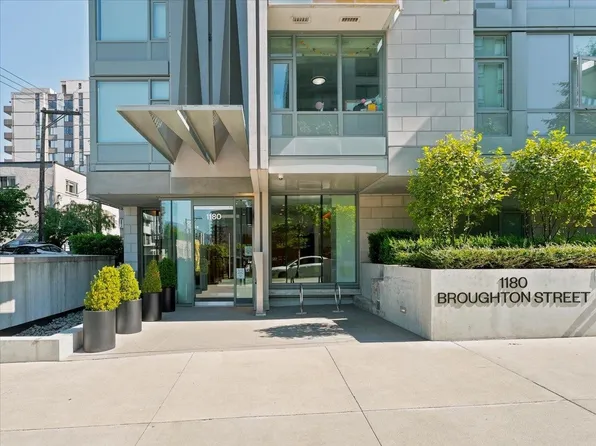 1180 Broughton St #1102, Vancouver, BC V6G 2B1