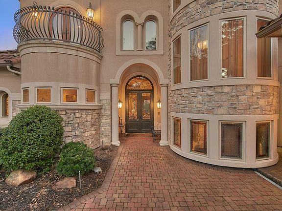 3rd image of 6 Wollaston Ct