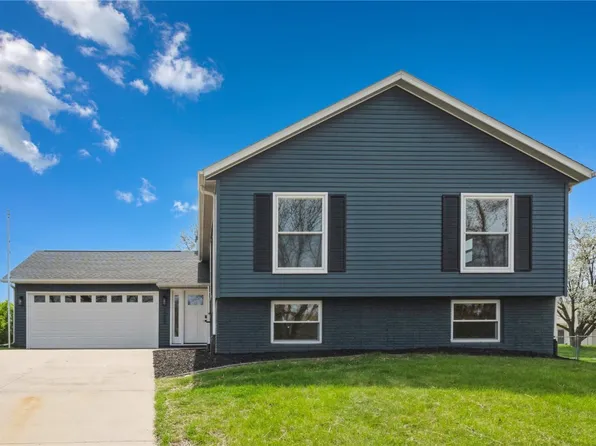 7009 Windwood Ln NE, Cedar Rapids, IA 52402