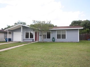 903 E Anderson St, Beeville, TX 78102