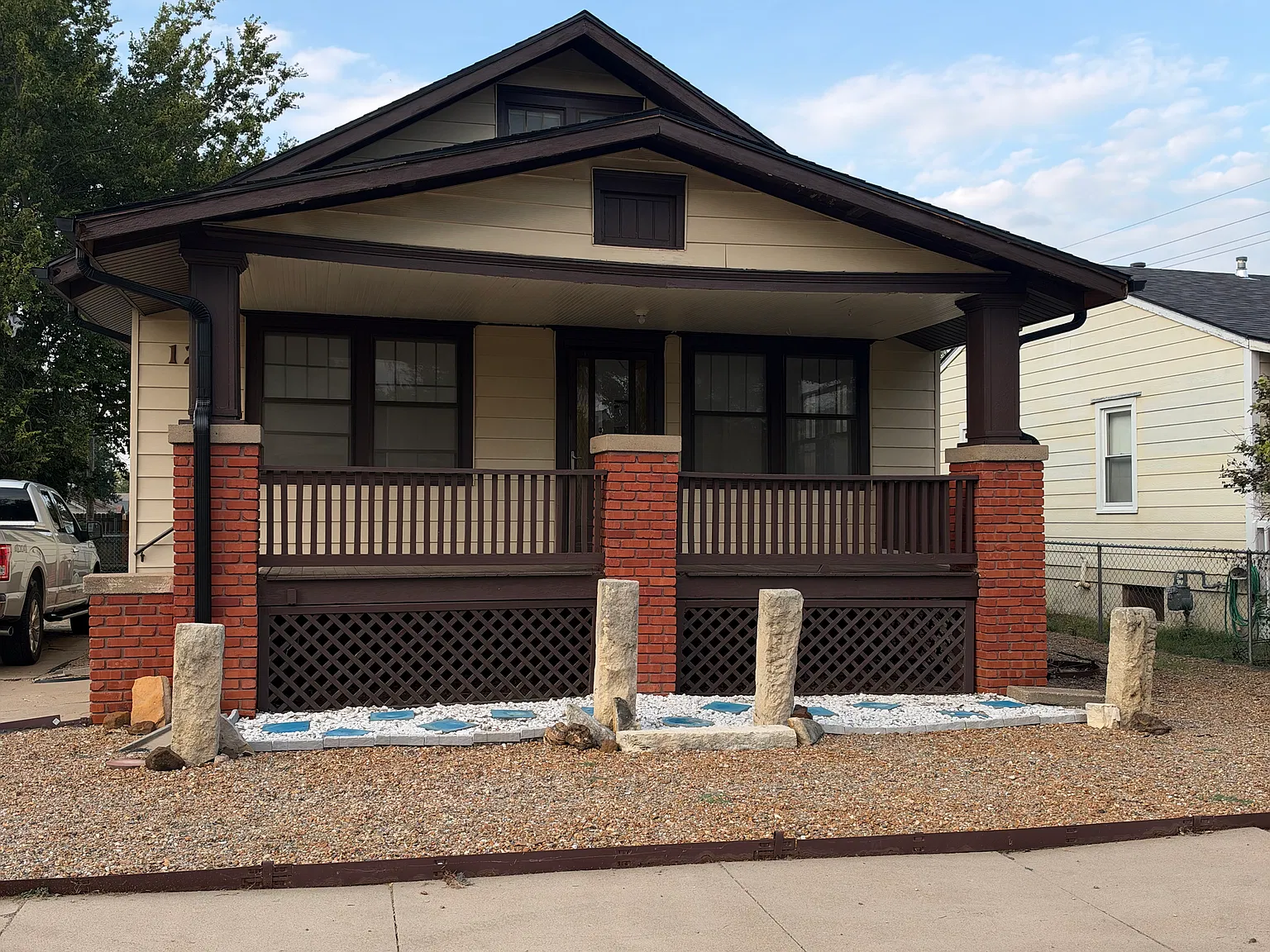 4 bed, 2405 sqft, $1,350 — Photo 1
