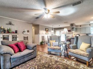 615 4th St, Chandler, TX 75758