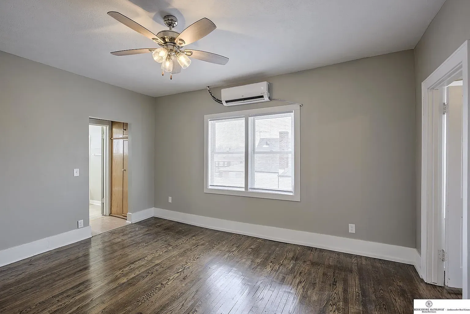 4915 Davenport St — Photo 1