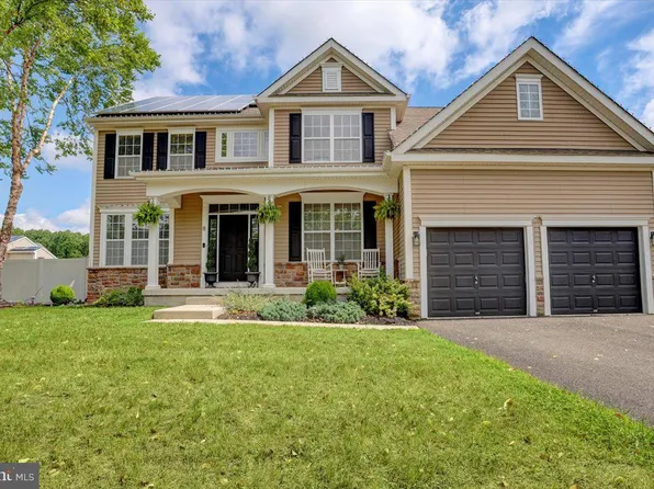 8 Harvest Ln, Pemberton, NJ 08068