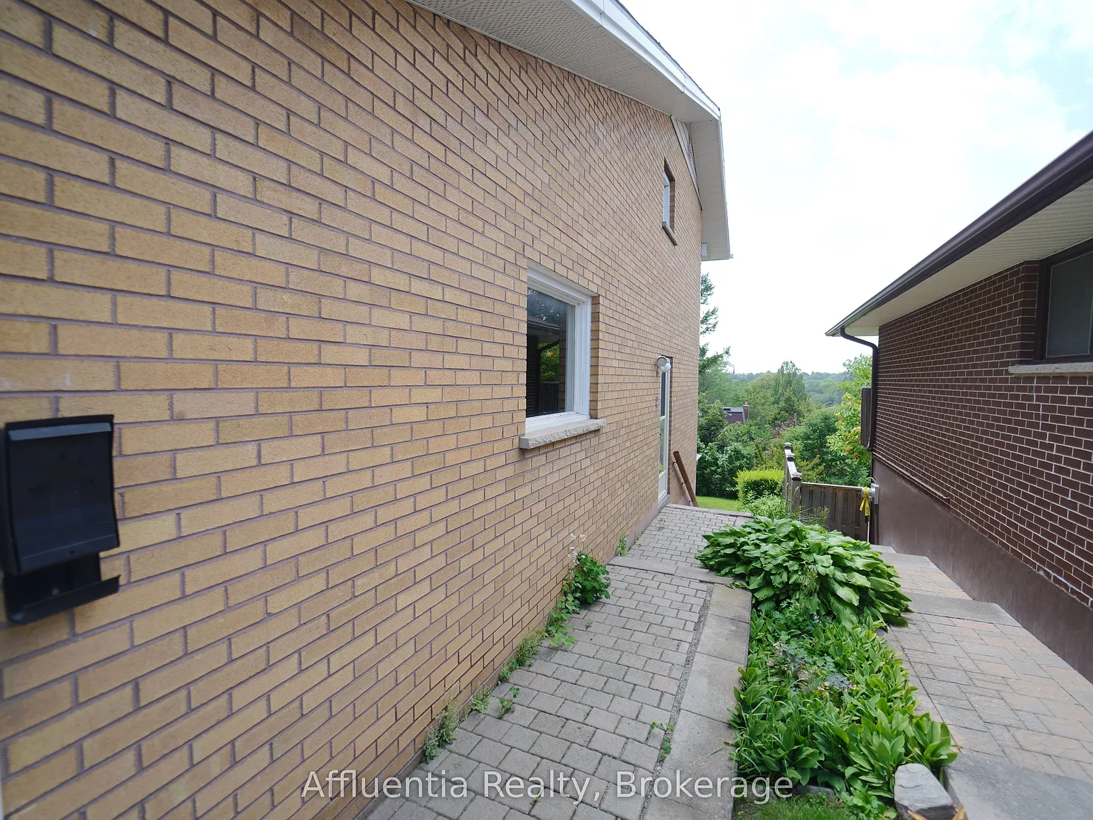 2 bed, $1,650 — Photo 2