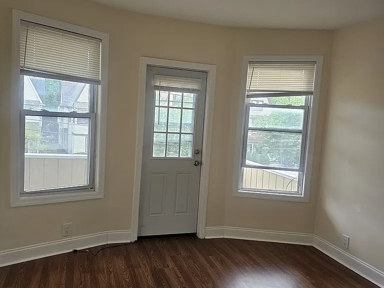 133 Claremont Ave #2 — Photo 4