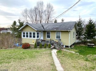 57 New St, Wayne, NJ 07470