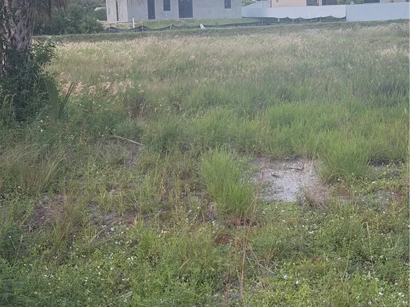 858 Lamar St E, Lehigh Acres, FL 33974