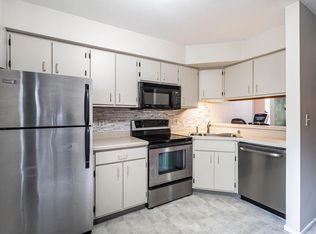 859 W Puetz Rd, Oak Creek, WI 53154