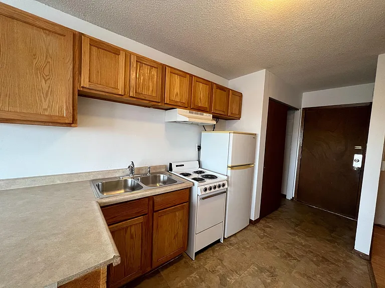 2535 Clinton Ave — Photo 15