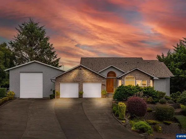 1055 NW Estate Dr, Seal Rock, OR 97376