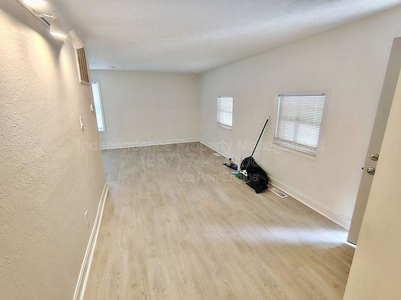 5th image of 4402 Pinebrook Ct