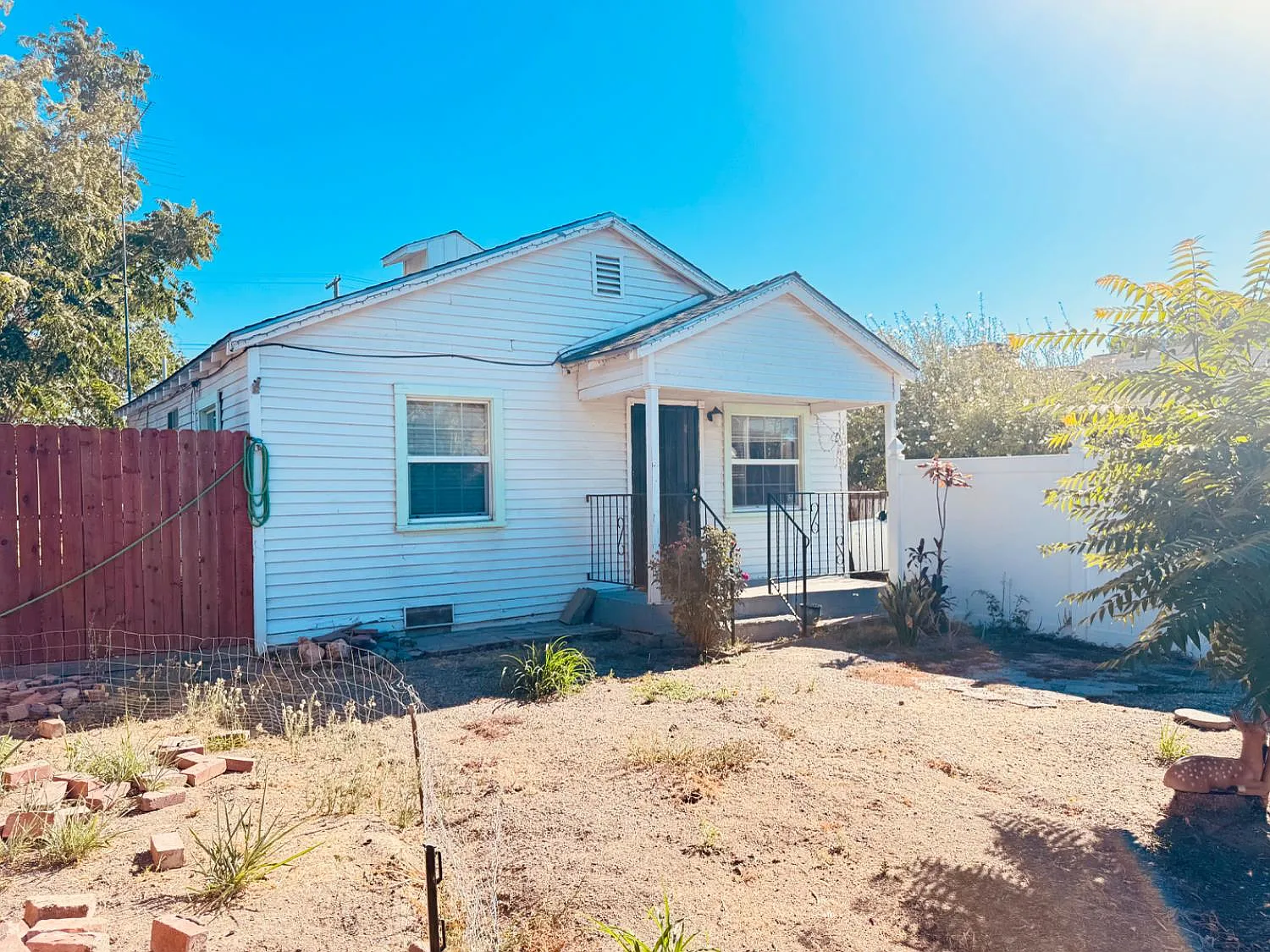 1608 Teresa St photo 1