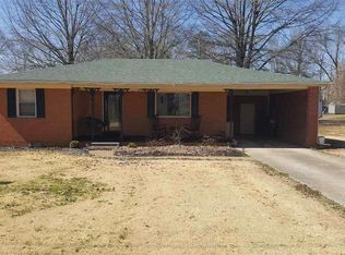 111 Erwin St, Gleason, TN 38229