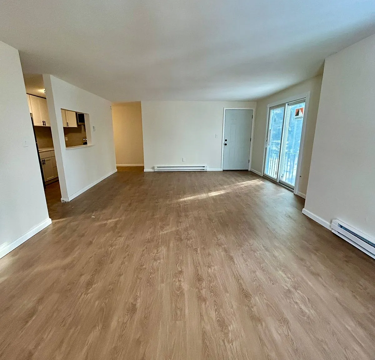 3 bed, 1300 sqft, $1,595 — Photo 4