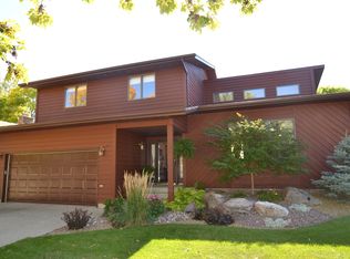 329 W Brandon Dr, Bismarck, ND 58503
