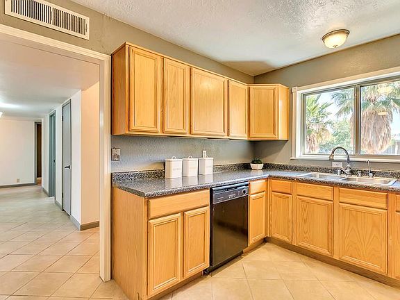 5th image of 6029 Isabella Dr