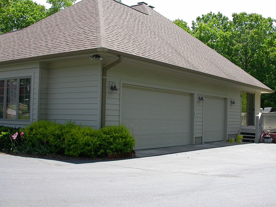 2nd image of 528 Timber Crest Dr