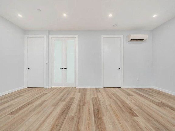 3rd image of 2917 Snyder Ave #2G