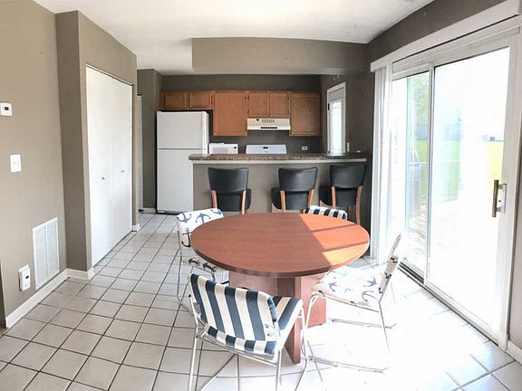4th image of 413 Lauren Ln