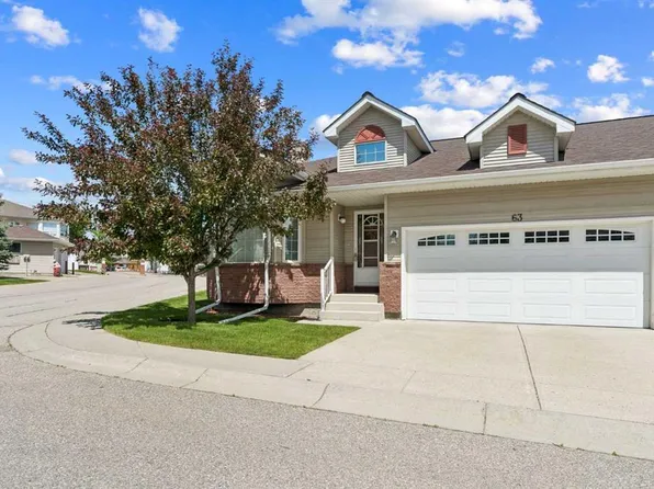 63 SW Scotia Lndg NW, Calgary, AB T3L 2K2