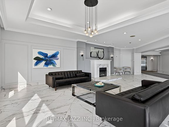 5th image of 712 Rossland Rd E #217